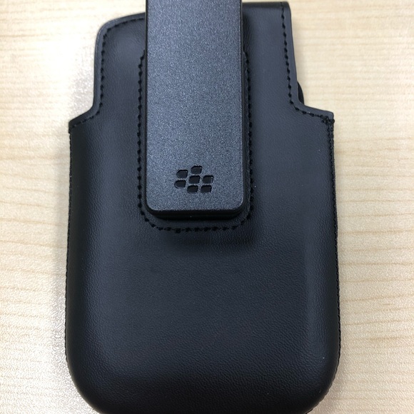 Black Berry Swivel Holster Case for Black Berry Bold 9900 or 9930 NEW - Picture 4 of 4